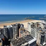 The Sea & View - Parking Optional Остенде