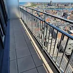 The Sea & View - Parking Optional Апартаменты